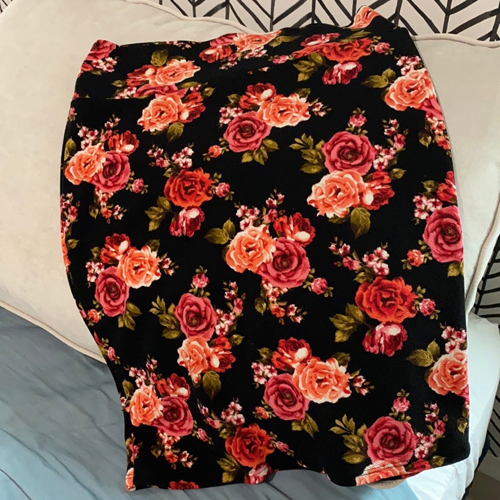 Medium floral LuLaRoe pencil skirt